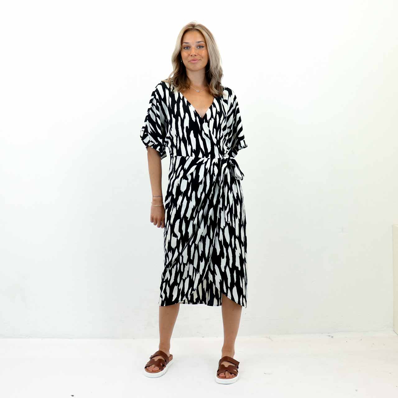 LAYA ILA V-NECK DRESS