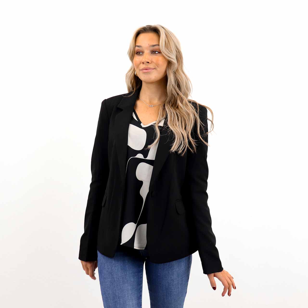 SARA BLAZER