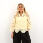 VMMAYA LACE 7/8VNECK TOP