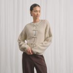 JDY_fall_winter_2026_large_06_JDY_FW_AUG_15396948_15379719_509 JDY_fall_winter_2026_large_06_JDY_FW_AUG_15396948_15379719_509